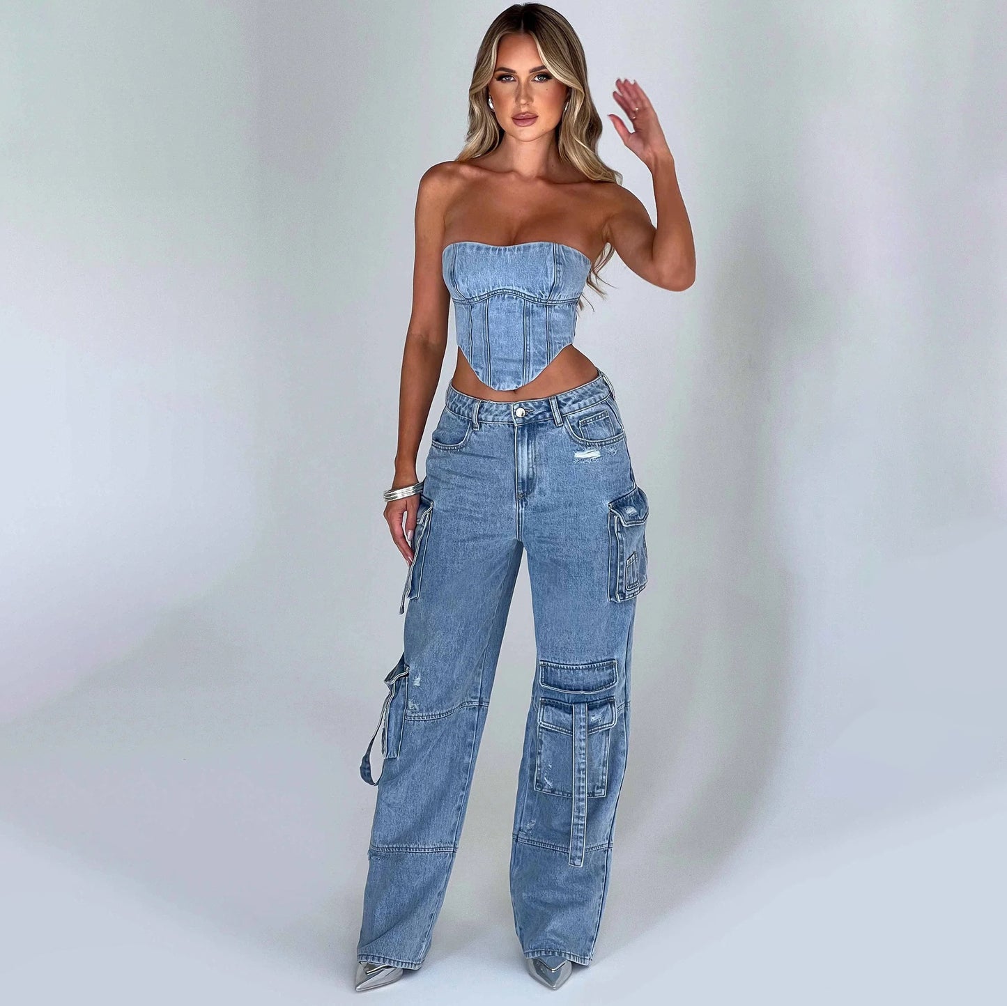 Low-Waist Cargo Jeans with Three-Dimensional Tube Top