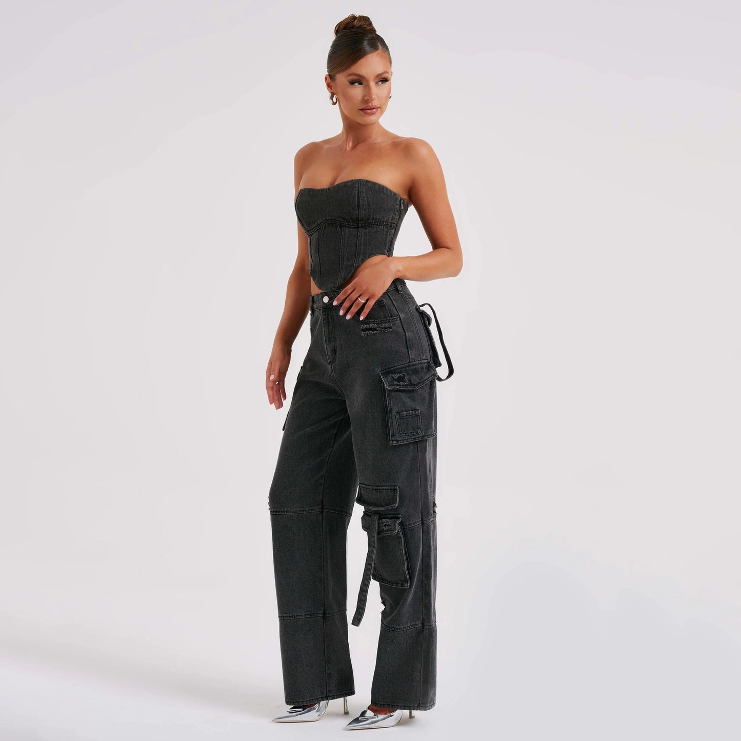Low-Waist Cargo Jeans with Three-Dimensional Tube Top