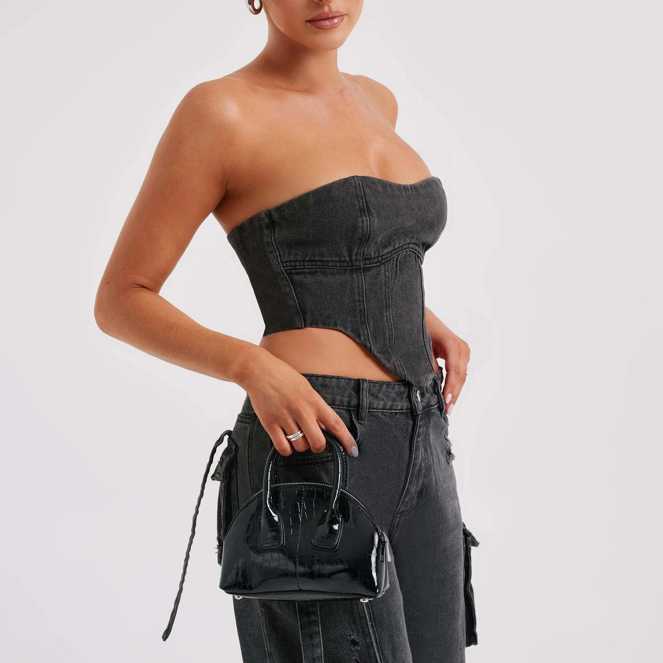 Low-Waist Cargo Jeans with Three-Dimensional Tube Top